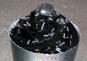 How to Make Black Frosting - Start With A Chocolate Base